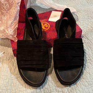 Brand new Tory Burch thong sandals